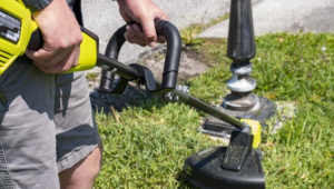 How to Use a Ryobi Weed Wacker